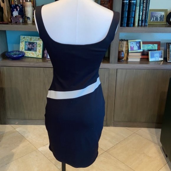 Bruno Duluc Little black dress with white wavy stripe design - Picture 2 of 3